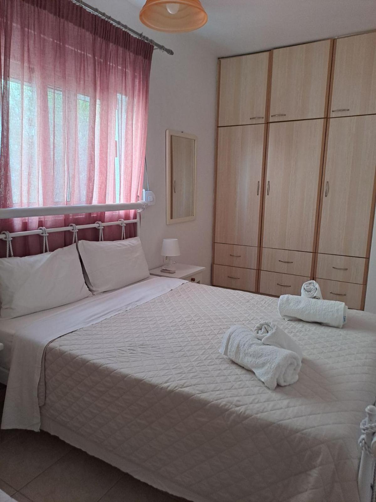 Flisvos Apartments Megalochori  Εξωτερικό φωτογραφία