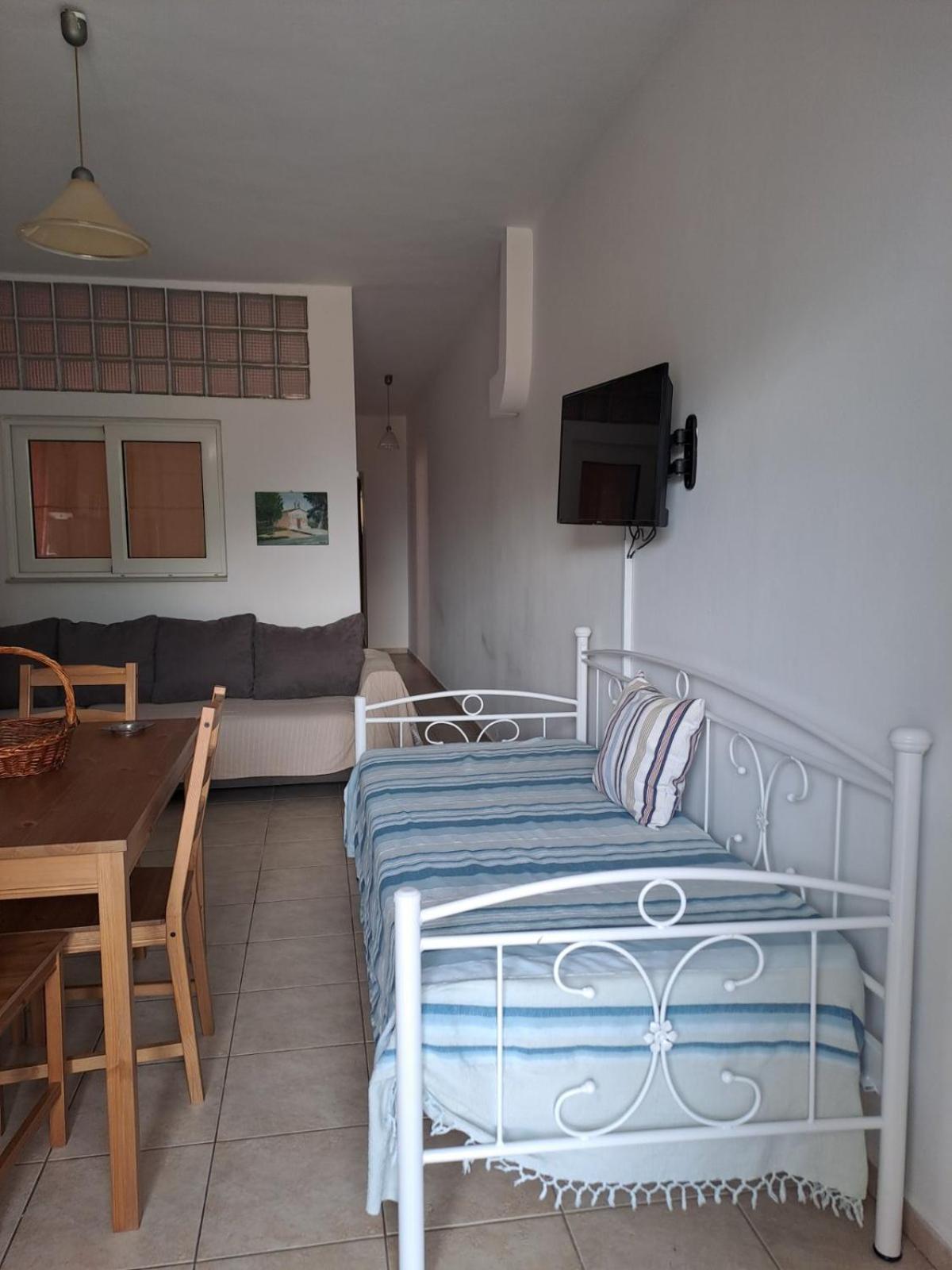 Flisvos Apartments Megalochori  Εξωτερικό φωτογραφία