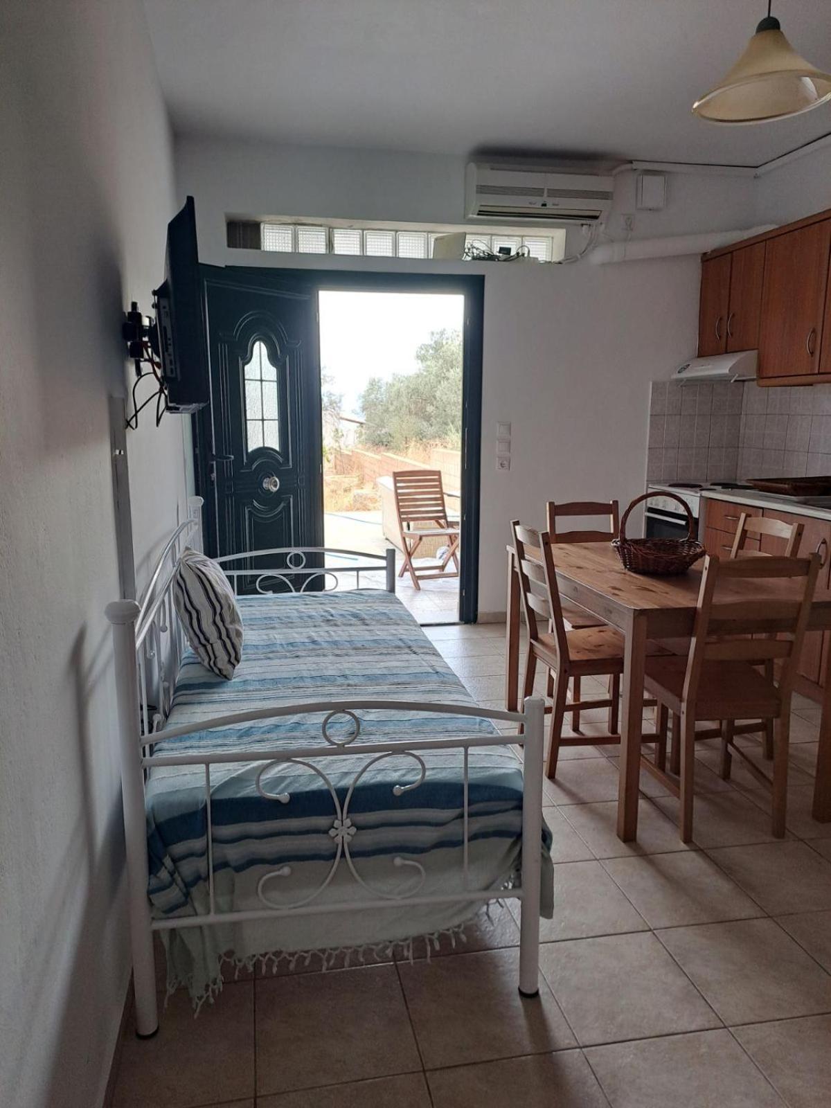 Flisvos Apartments Megalochori  Εξωτερικό φωτογραφία