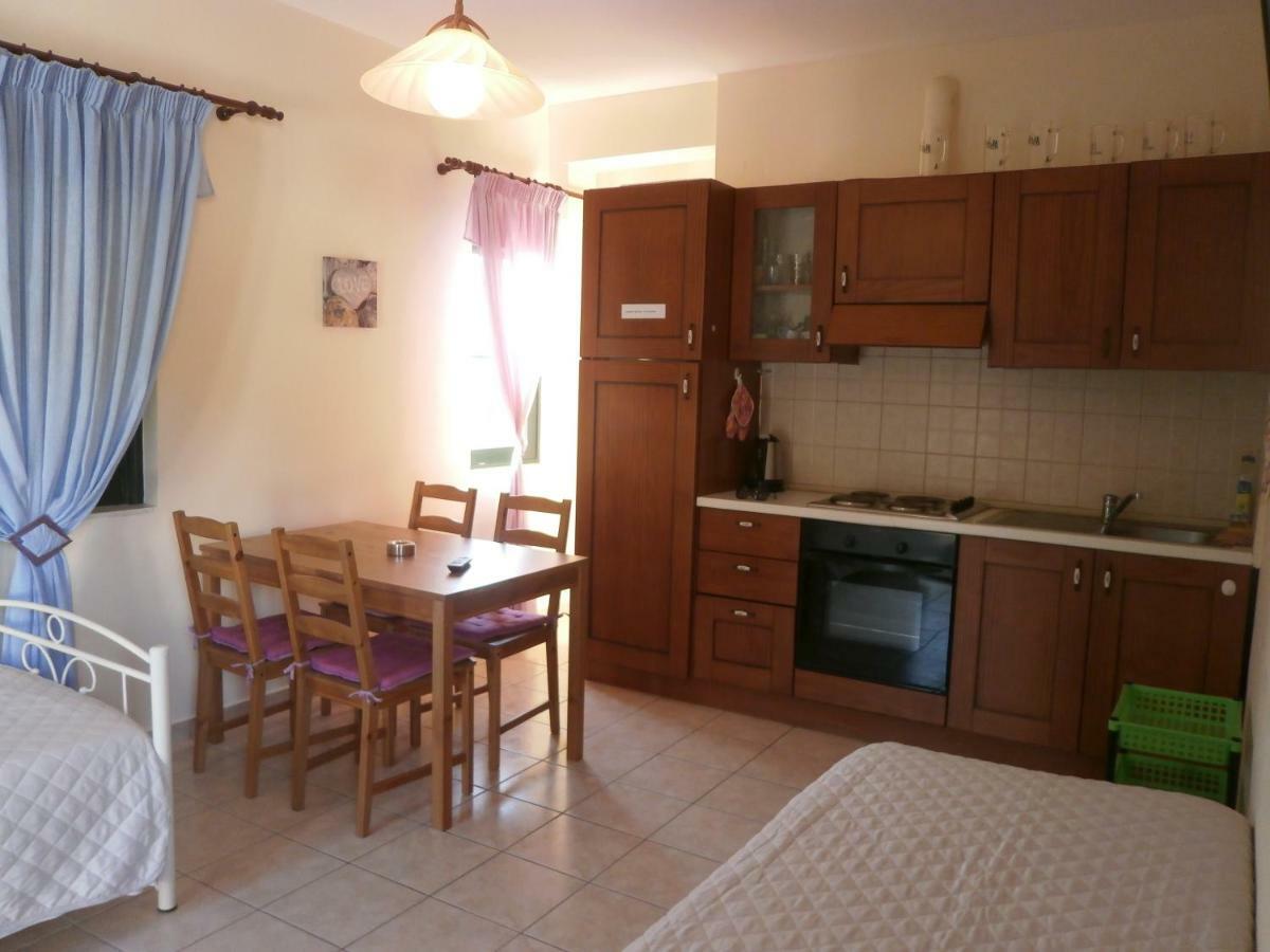 Flisvos Apartments Megalochori  Εξωτερικό φωτογραφία