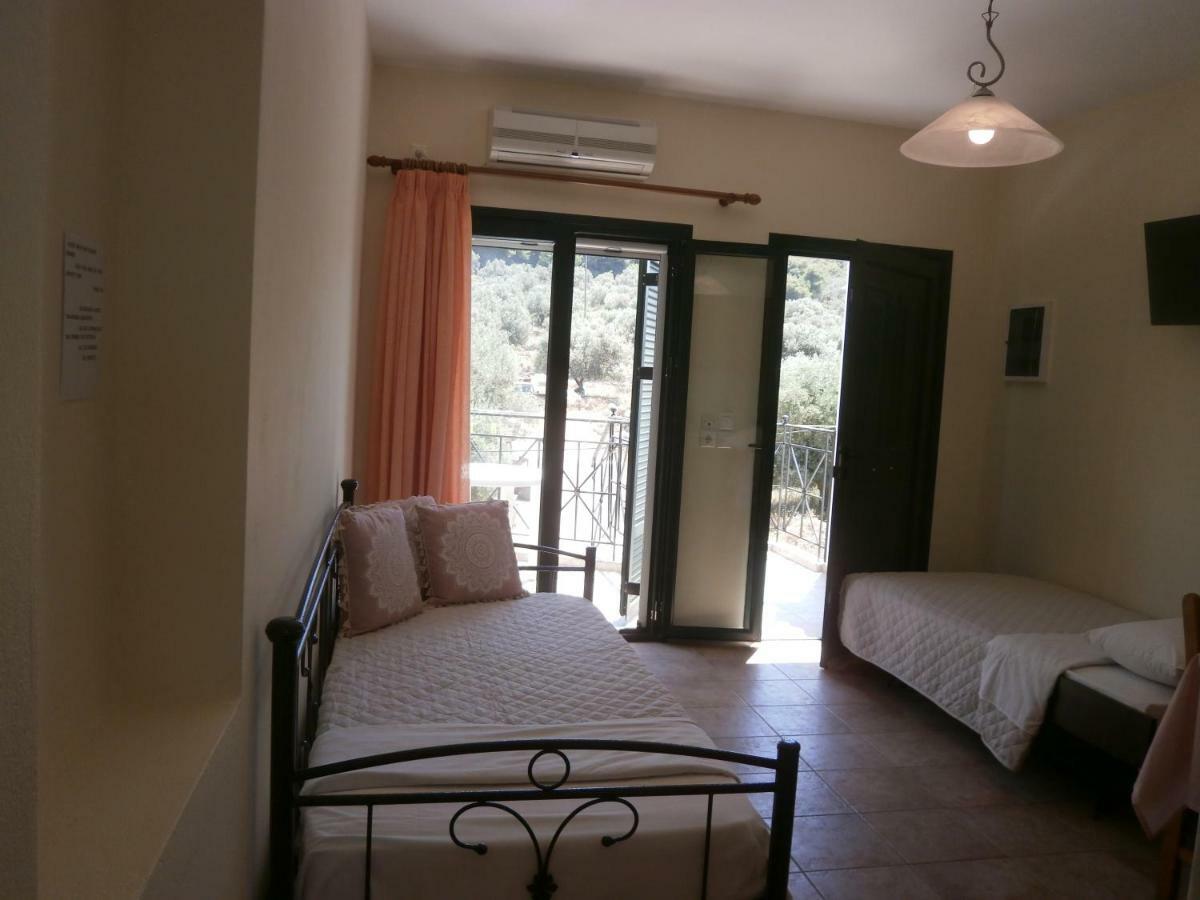 Flisvos Apartments Megalochori  Εξωτερικό φωτογραφία