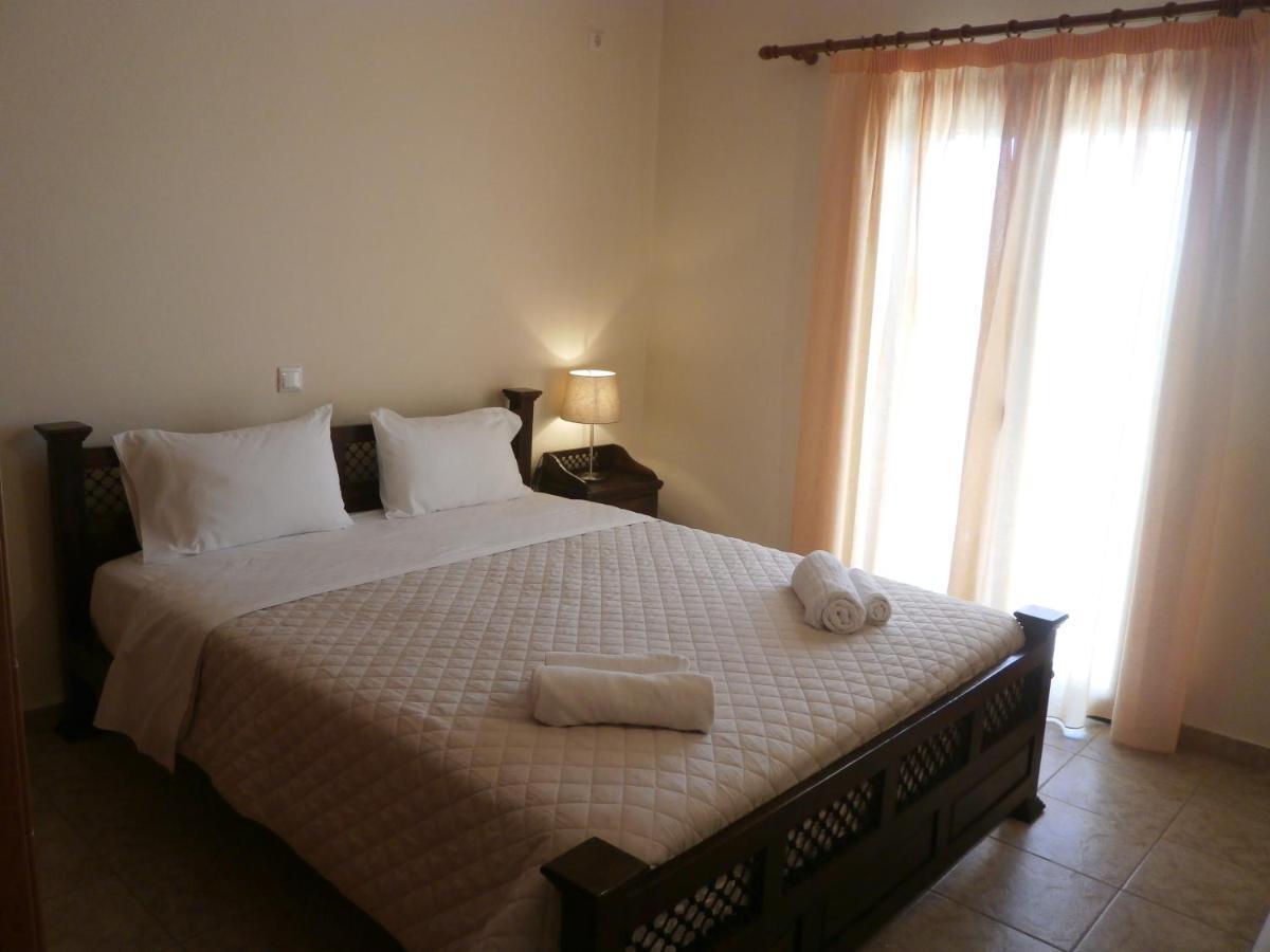 Flisvos Apartments Megalochori  Εξωτερικό φωτογραφία