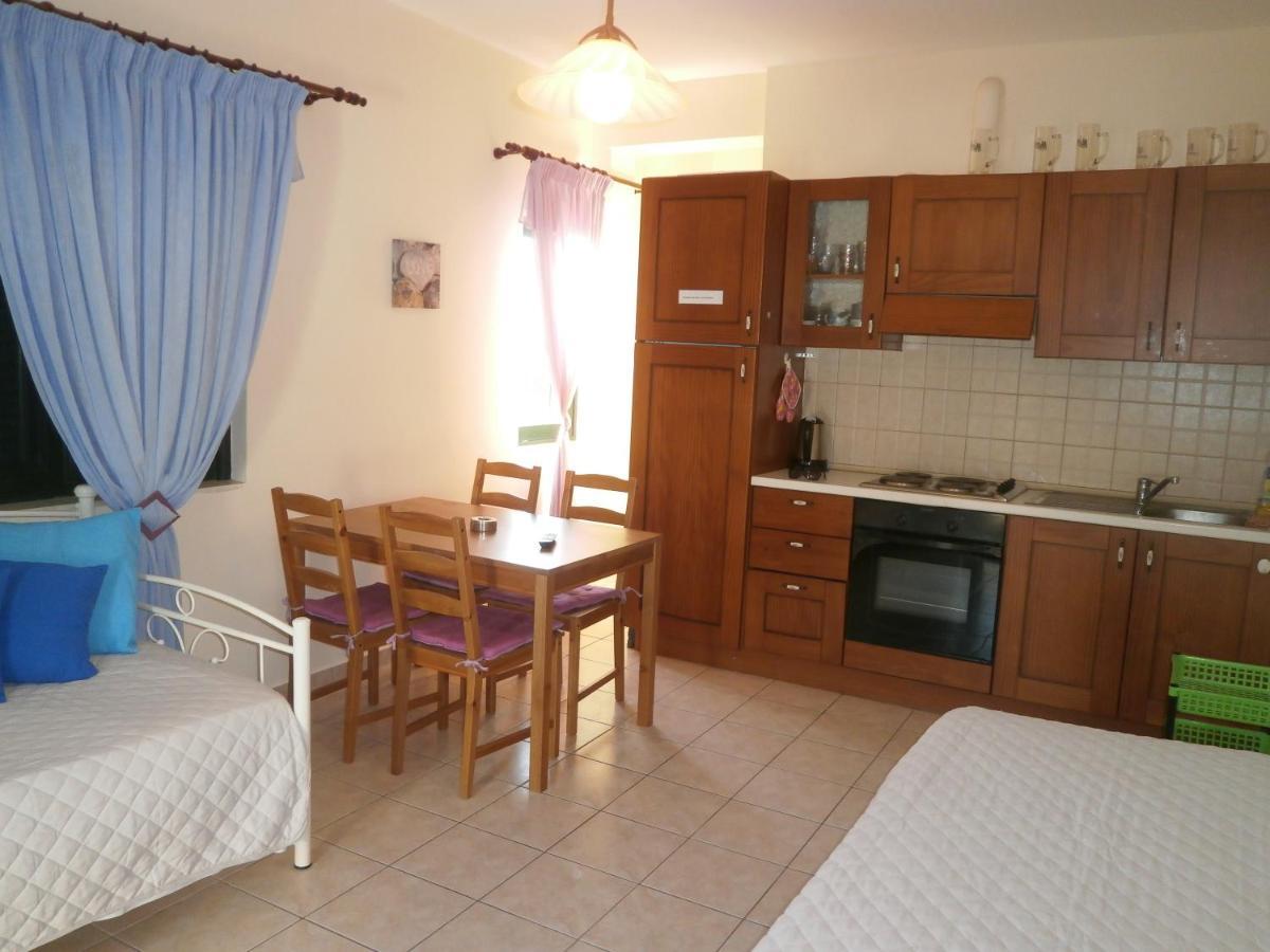 Flisvos Apartments Megalochori  Εξωτερικό φωτογραφία