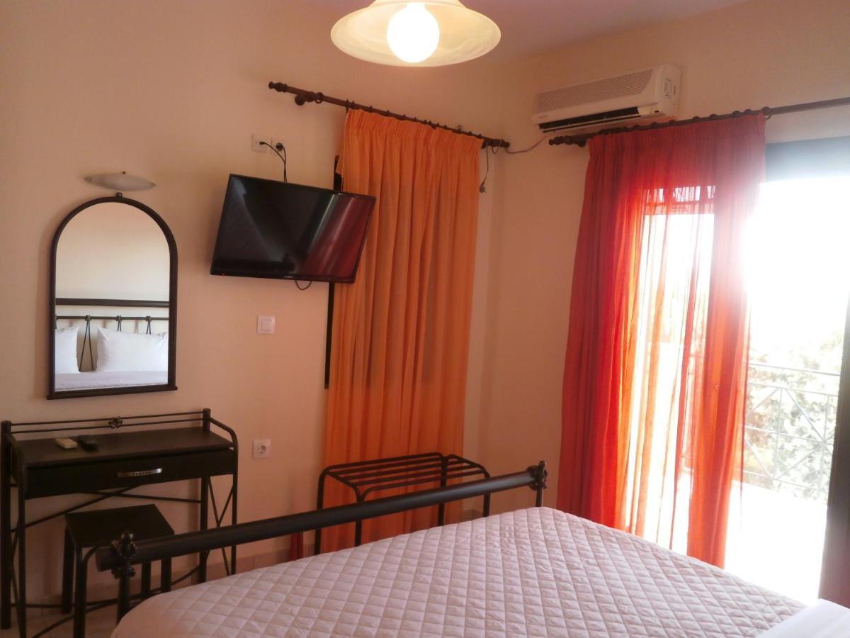 Flisvos Apartments Megalochori  Εξωτερικό φωτογραφία